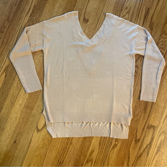 New without tags! Dusty Rose Lightweight Sweater with cross back detail - Picture 2 of 2